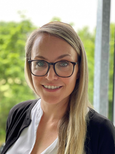 About us 1 Anke Lämmerzahl